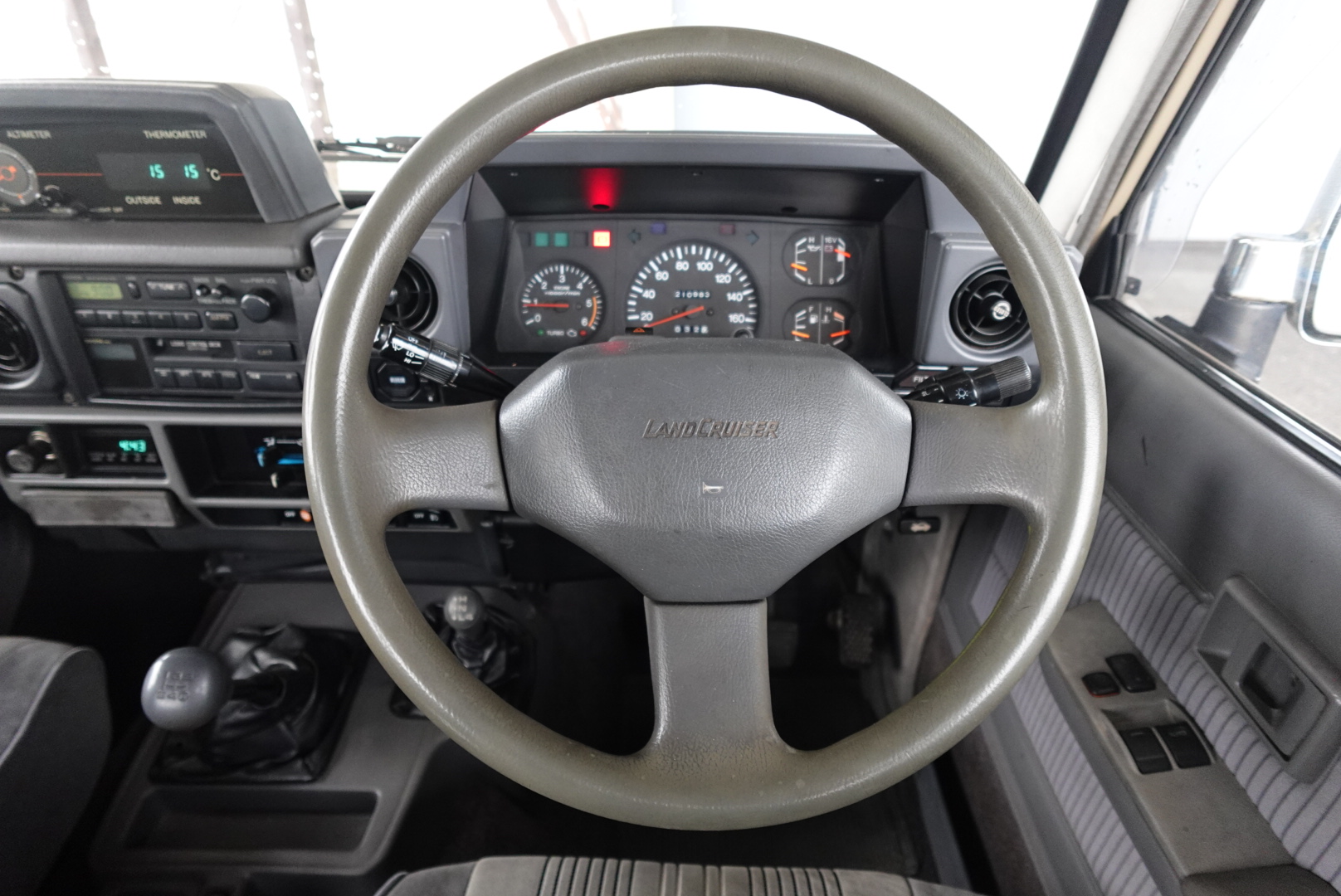 ランドクルーザー70 ショート メーター 走行距離210,950km